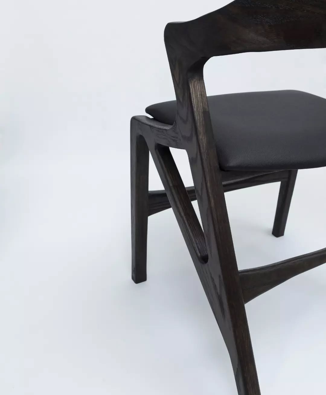 k1 dining chair